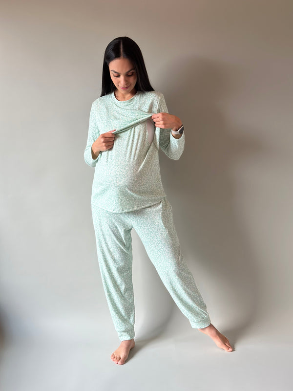Pijama de maternidad y lactancia •Margaritas verde•