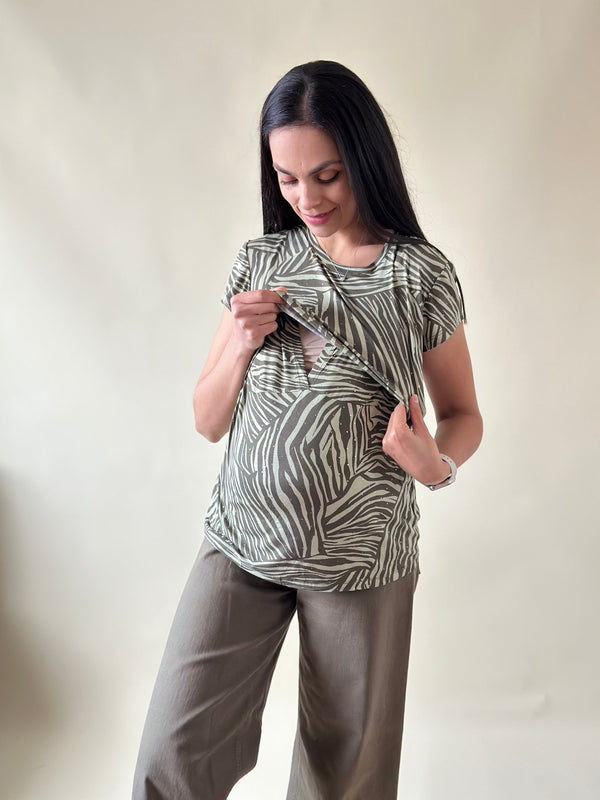 Blusa de maternidad y lactancia •animal print verde•