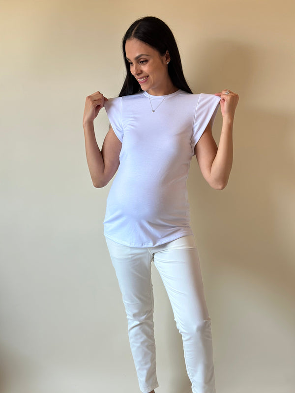 Blusa de maternidad con hombrera •Blanca•