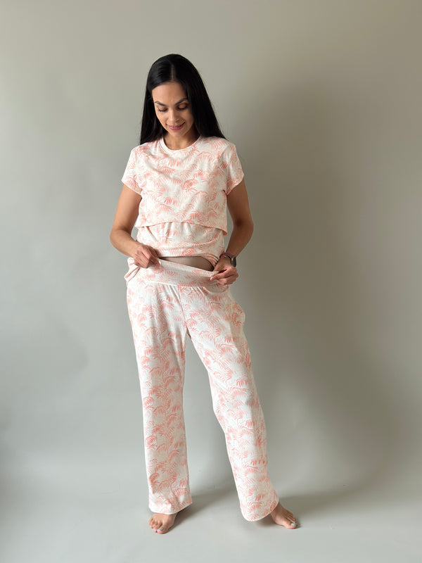 Pijama de maternidad y lactancia •Palmitas coral•