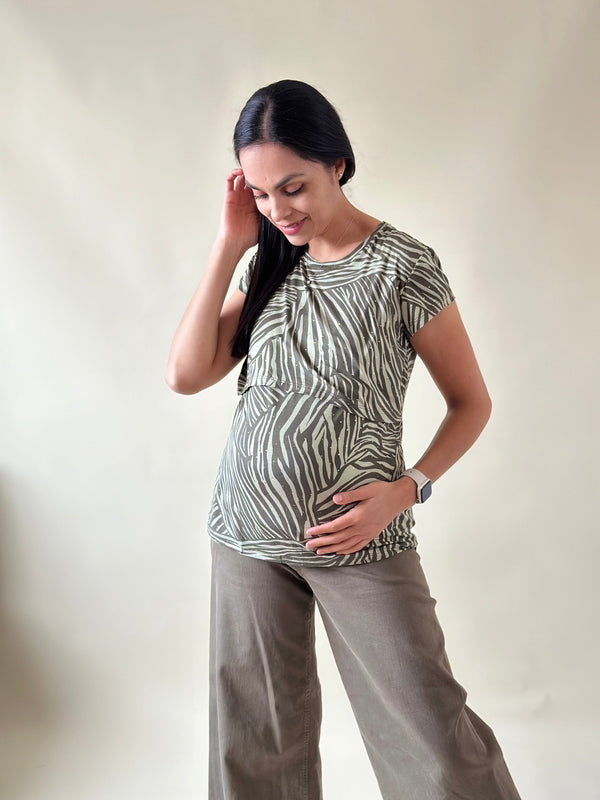 Blusa de maternidad y lactancia •animal print verde•
