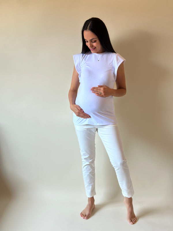 Blusa de maternidad con hombrera •Blanca•