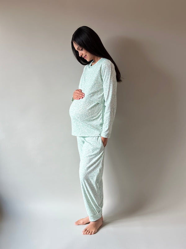 Pijama de maternidad y lactancia •Margaritas verde•