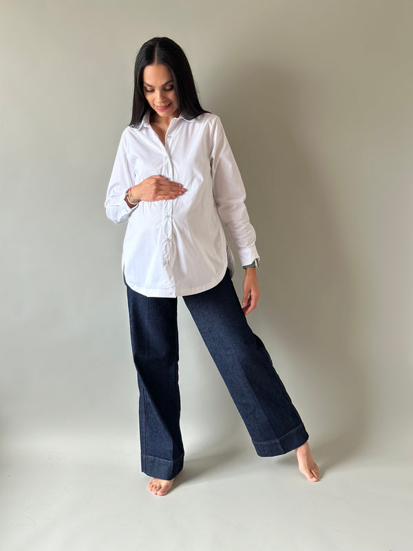 Camisa con abertura de maternidad y lactancia •Blanca•