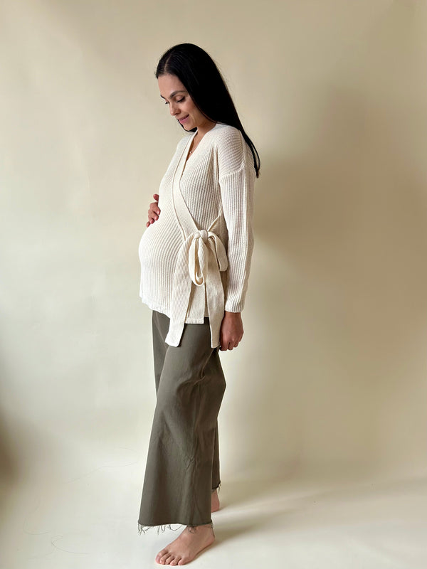 Suéter de maternidad envolvente •Crudo•