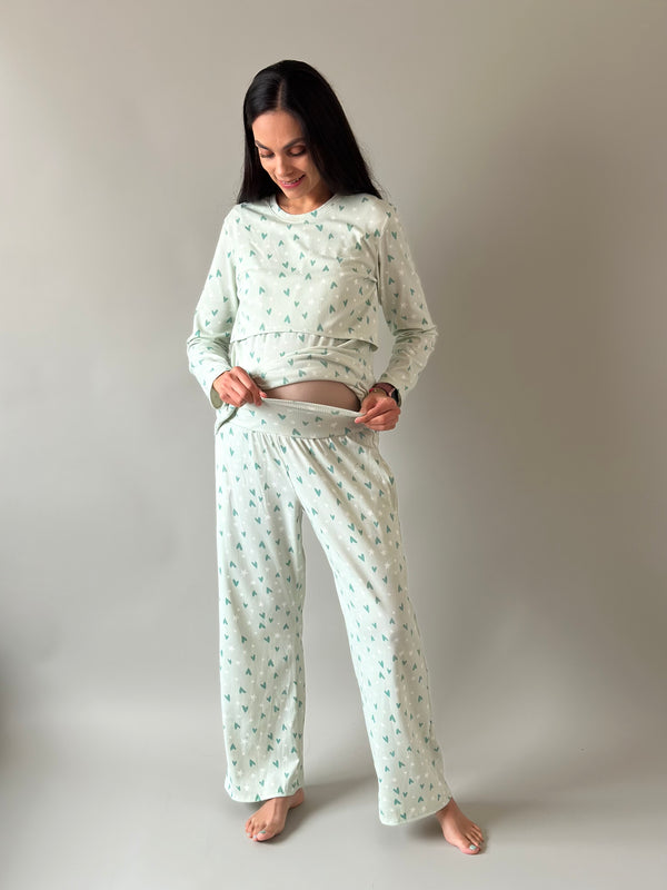 Pijama de maternidad y lactancia •Corazones verde•