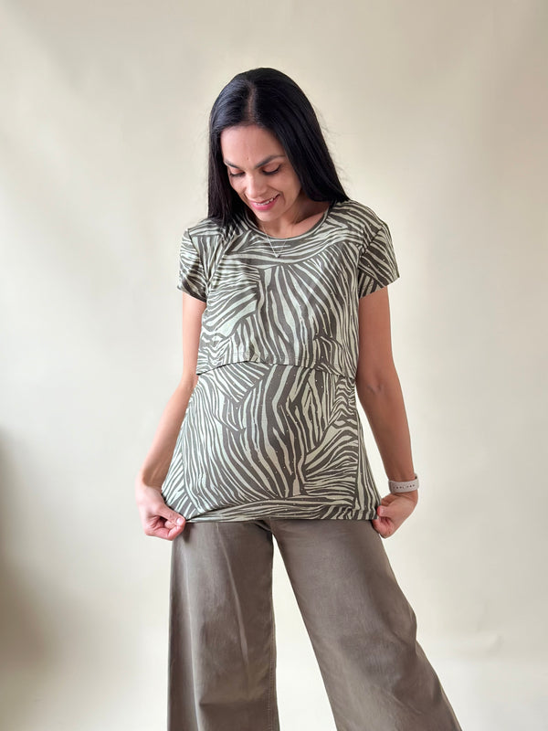 Blusa de maternidad y lactancia •animal print verde•