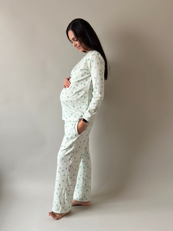 Pijama de maternidad y lactancia •Corazones verde•