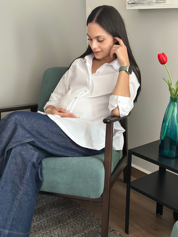 Camisa con abertura de maternidad y lactancia •Blanca•