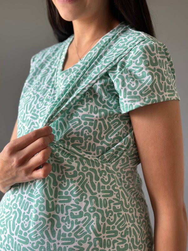 Pijama de short maternidad y lactancia •Grecas verde• con ALGODÓN