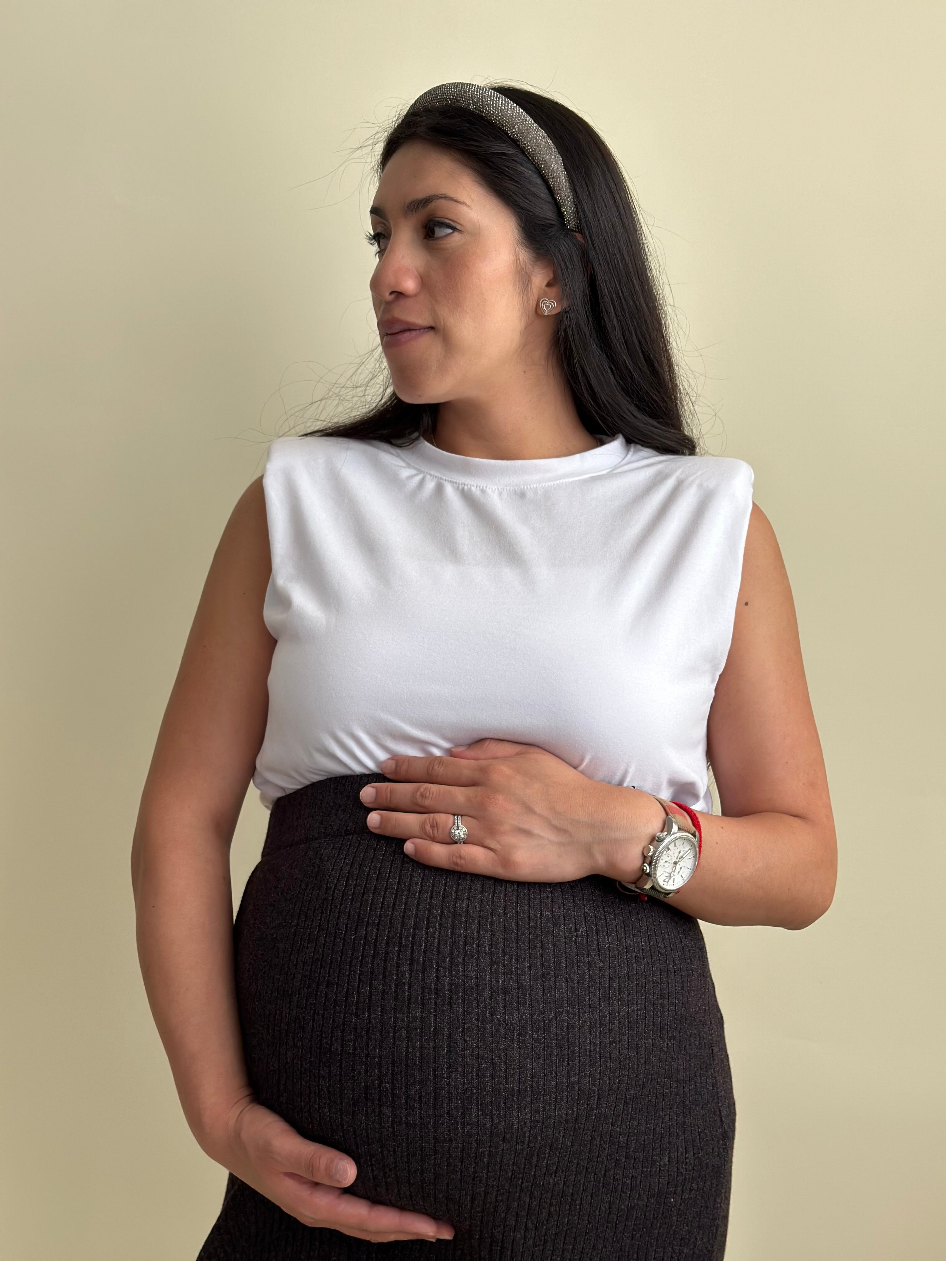 Blusa de embarazo- All white – La barriguita de mamá