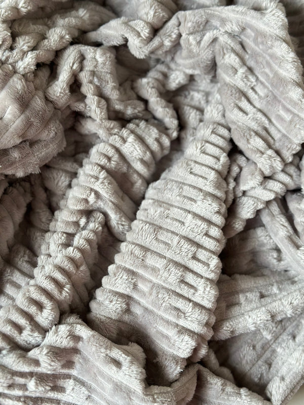 Cobija polar manos libres •Colmena Gris Perla•