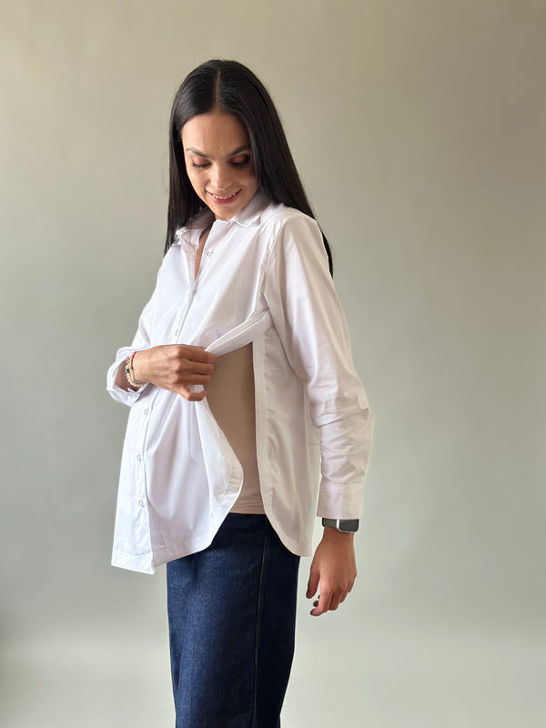 Camisa con abertura de maternidad y lactancia •Blanca•