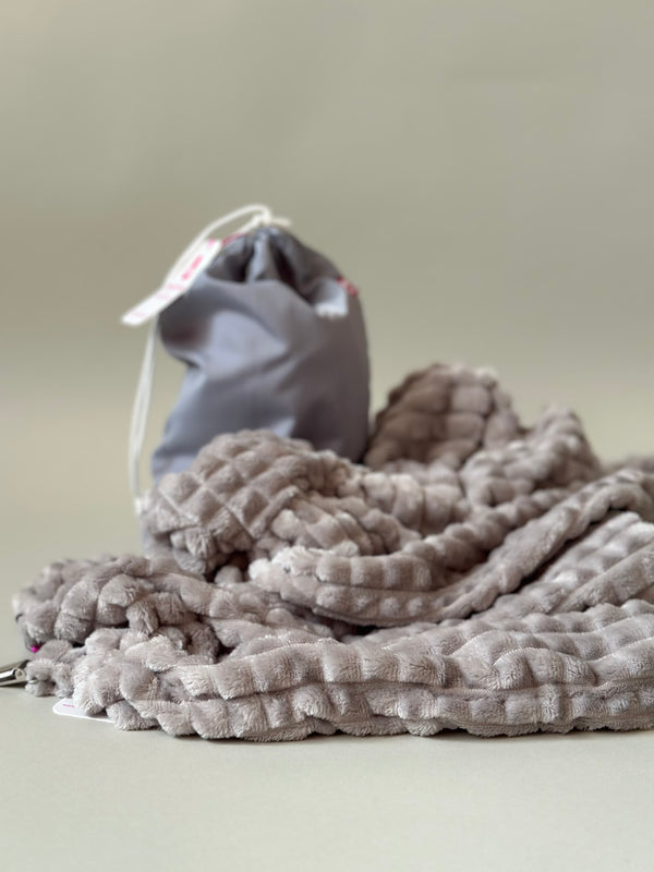 Cobija polar manos libres •Cuadrito gris•