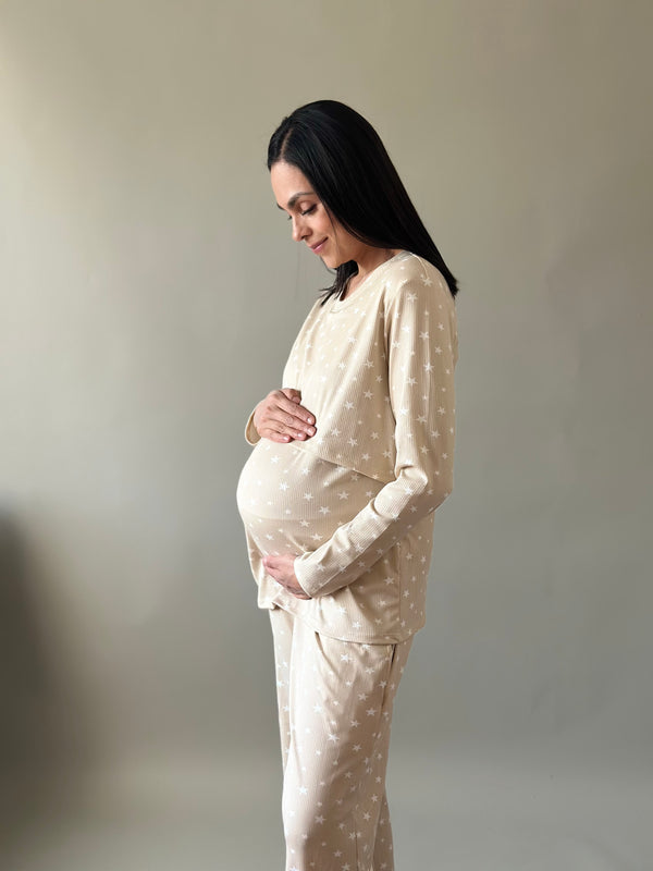 Pijama de maternidad y lactancia •Estrellas arena•