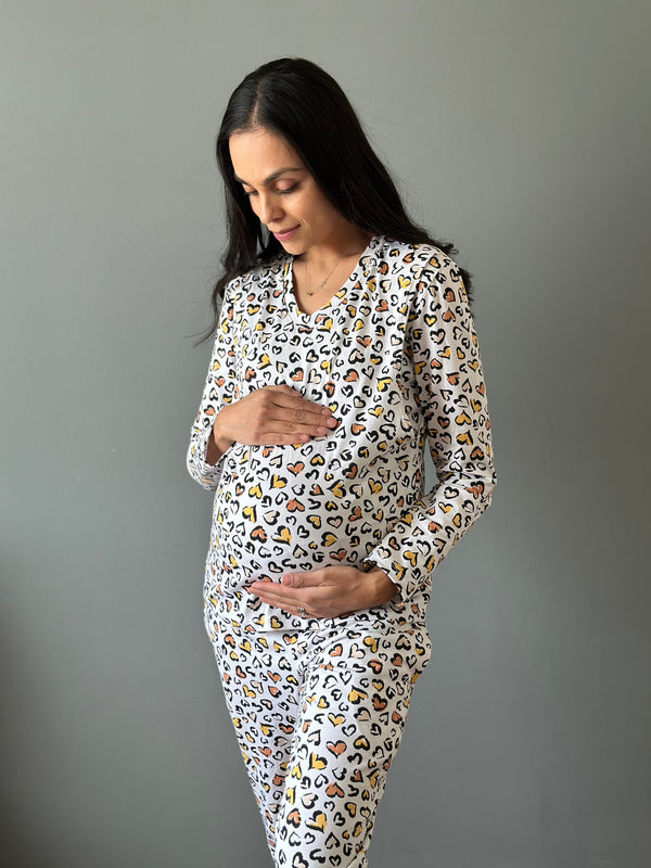 Pijama de maternidad y lactancia •Corazones print amarillo• con ALGODÓN