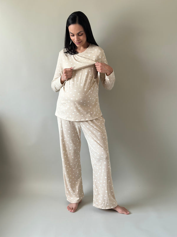 Pijama de maternidad y lactancia •Estrellas arena•