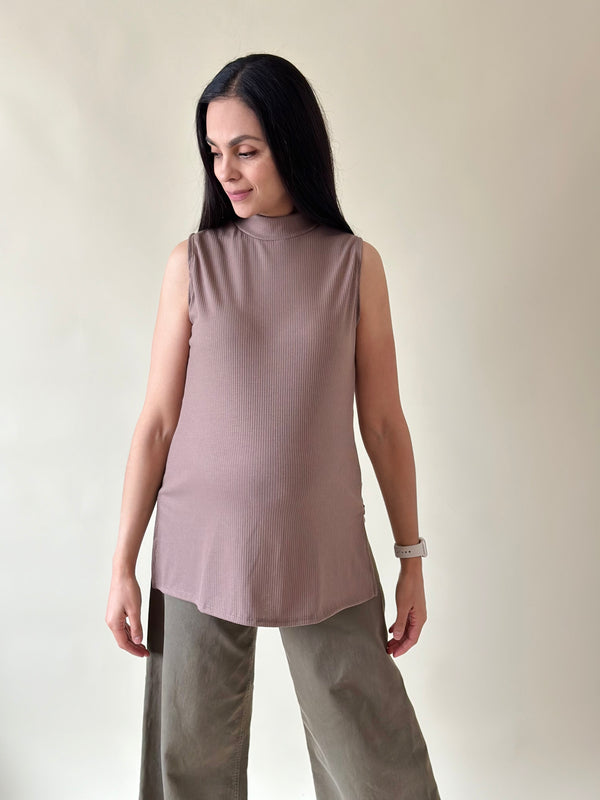 Blusa de maternidad y lactancia acanalada •Café•