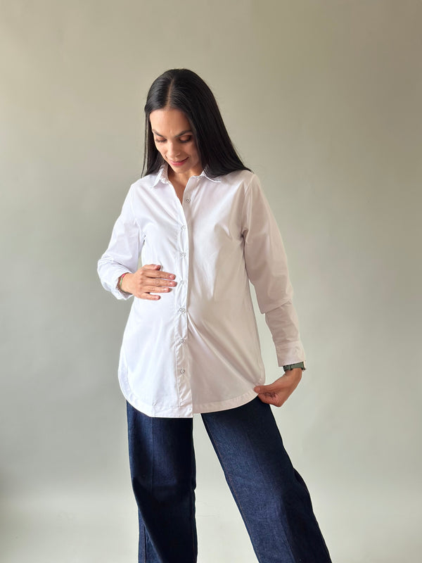Camisa con abertura de maternidad y lactancia •Blanca•