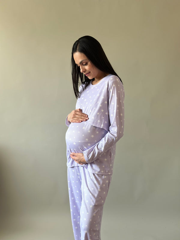 Pijama de maternidad y lactancia •Estrellas lila•