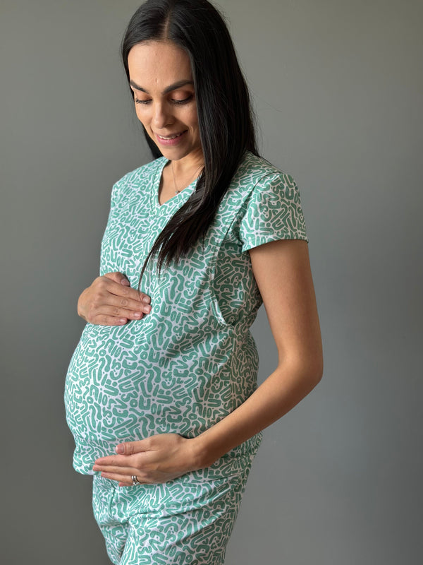 Pijama de short maternidad y lactancia •Grecas verde• con ALGODÓN