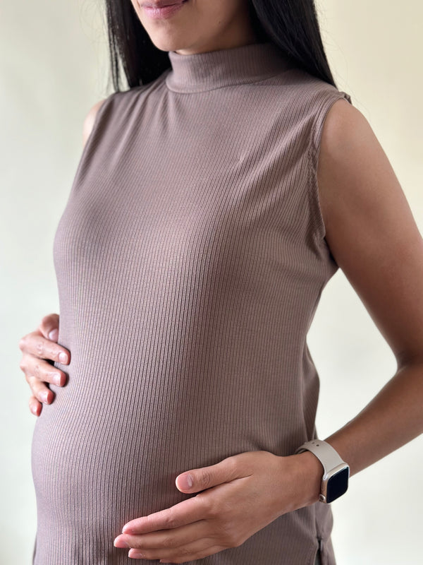 Blusa de maternidad y lactancia acanalada •Café•