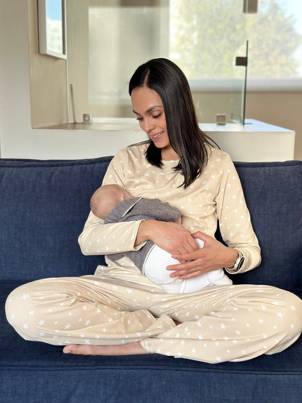 Pijama de maternidad y lactancia •Estrellas arena•