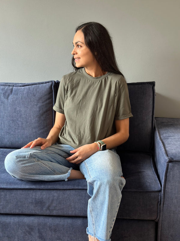 Playera de lactancia con CIERRE FRONTAL •VERDE MILITAR•