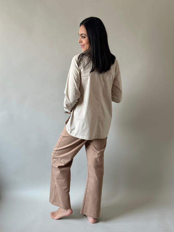 Camisa con abertura de maternidad y lactancia •Arena•