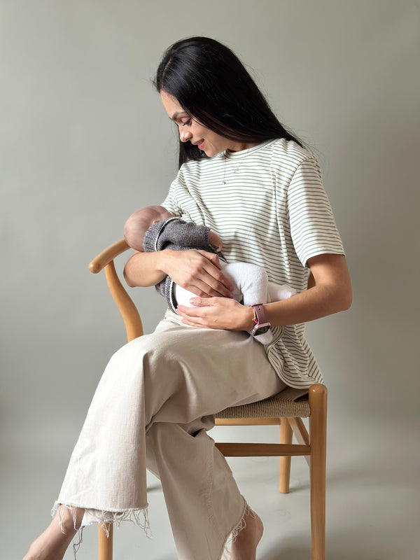 Playera de maternidad y lactancia •Rayas olivo•
