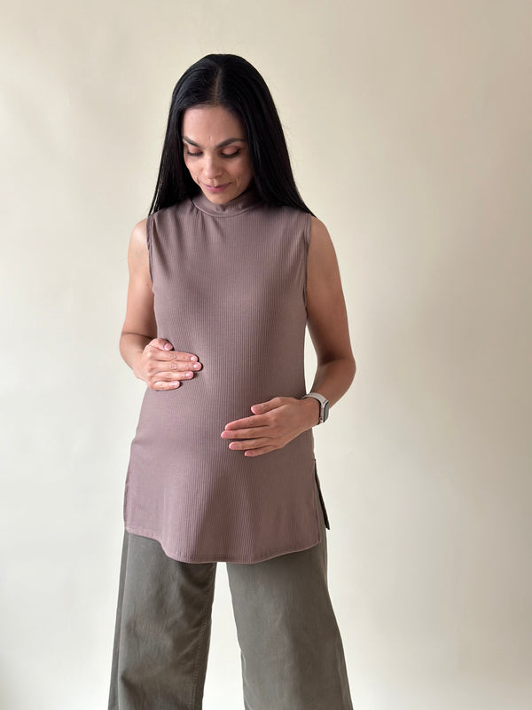 Blusa de maternidad y lactancia acanalada •Café•