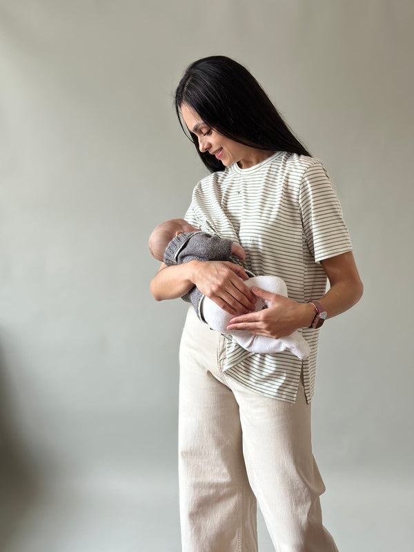 Playera de maternidad y lactancia •Rayas olivo•