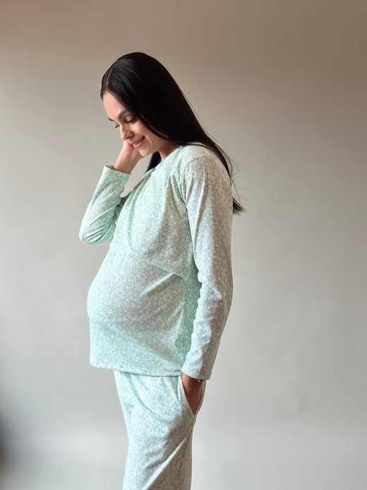 Pijama de maternidad y lactancia •Margaritas verde•