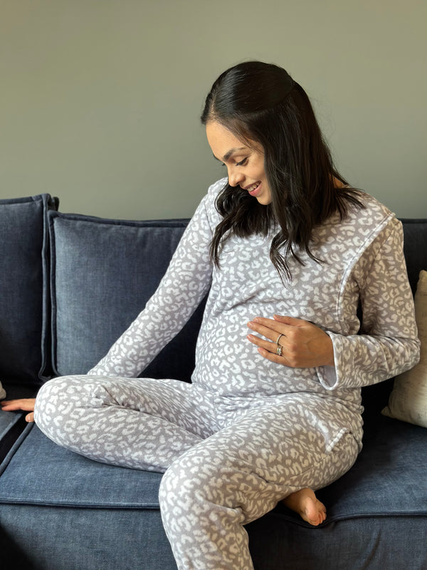 Pijama de maternidad y lactancia •Animal print gris• POLAR