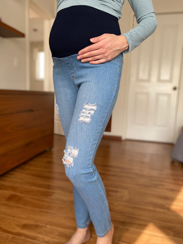 Jeans azul claro de maternidad •DESGASTADO•